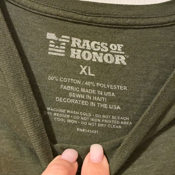 ⭐️3/$15⭐️Khaki Green Graphic T-Shirt with Flag Design - Picture 3 of 4